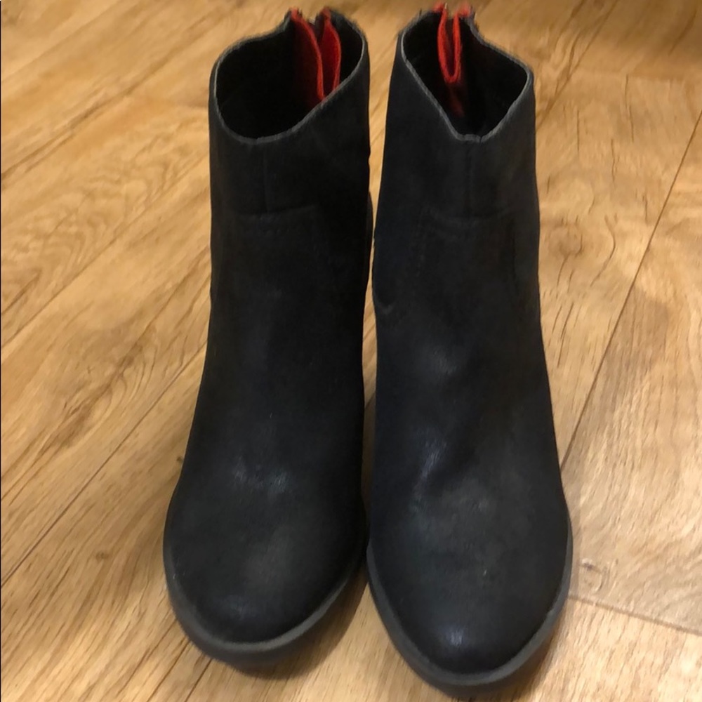 Black heeled boots Size 8 NEW